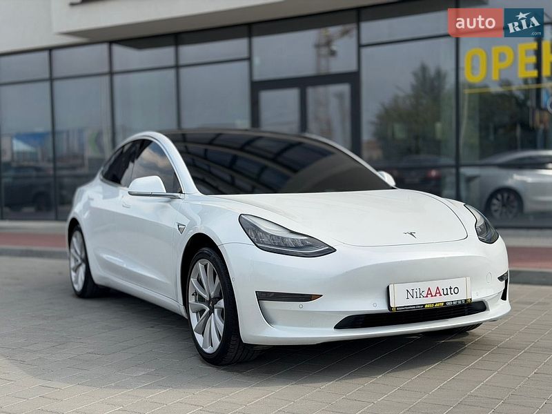 Седан Tesla Model 3 2020 в Ивано-Франковске