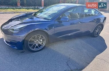 Седан Tesla Model 3 2021 в Киеве