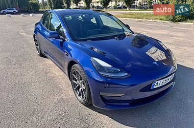 Седан Tesla Model 3 2021 в Киеве