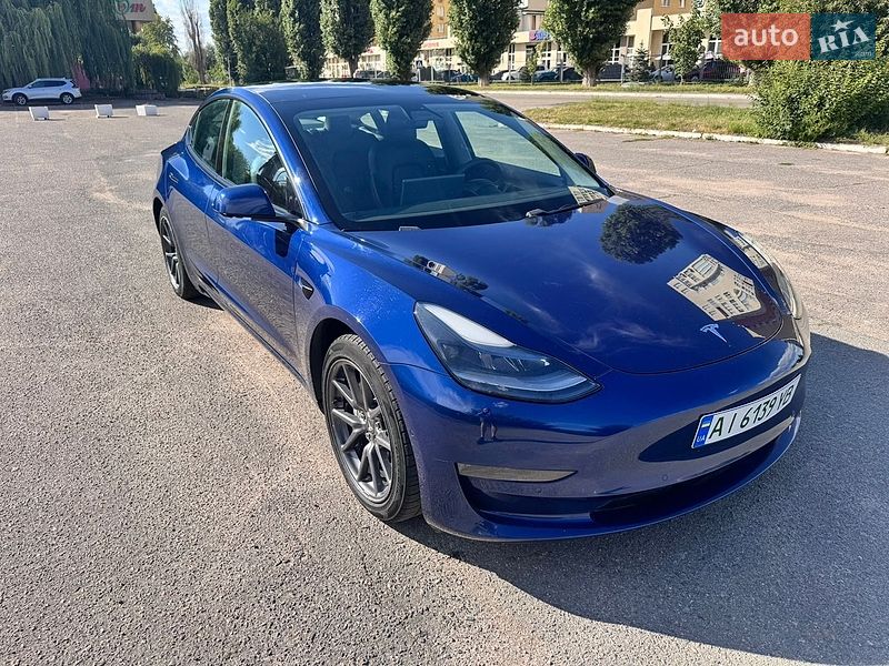 Седан Tesla Model 3 2021 в Киеве