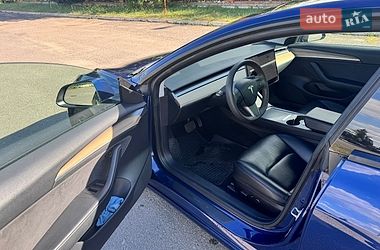 Седан Tesla Model 3 2021 в Киеве