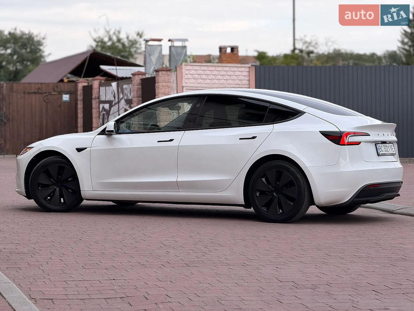 2025 Tesla Model 3 - мініатюра 10