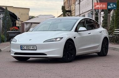 Седан Tesla Model 3 2025 в Стрые
