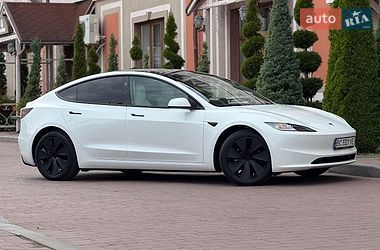 Седан Tesla Model 3 2025 в Стрые