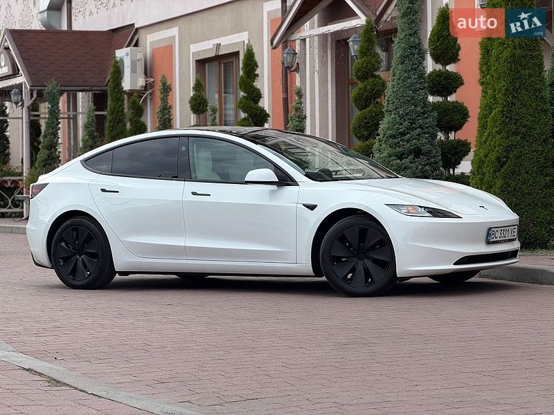 Седан Tesla Model 3 2025 в Стрые