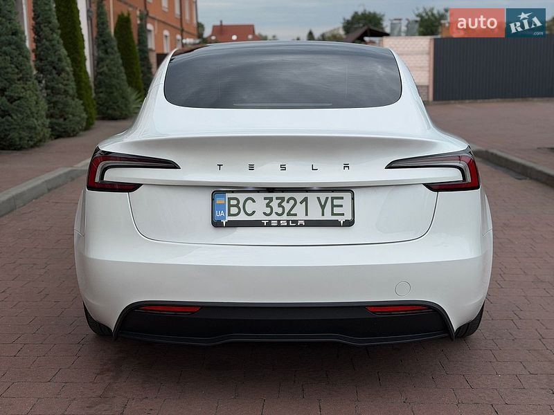 Седан Tesla Model 3 2025 в Стрые