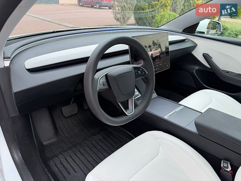 Седан Tesla Model 3 2025 в Стрые