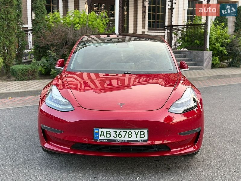 Седан Tesla Model 3 2018 в Виннице