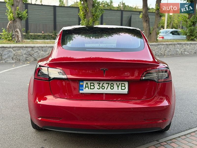 Седан Tesla Model 3 2018 в Виннице