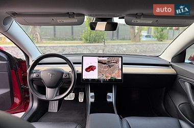 Седан Tesla Model 3 2018 в Виннице