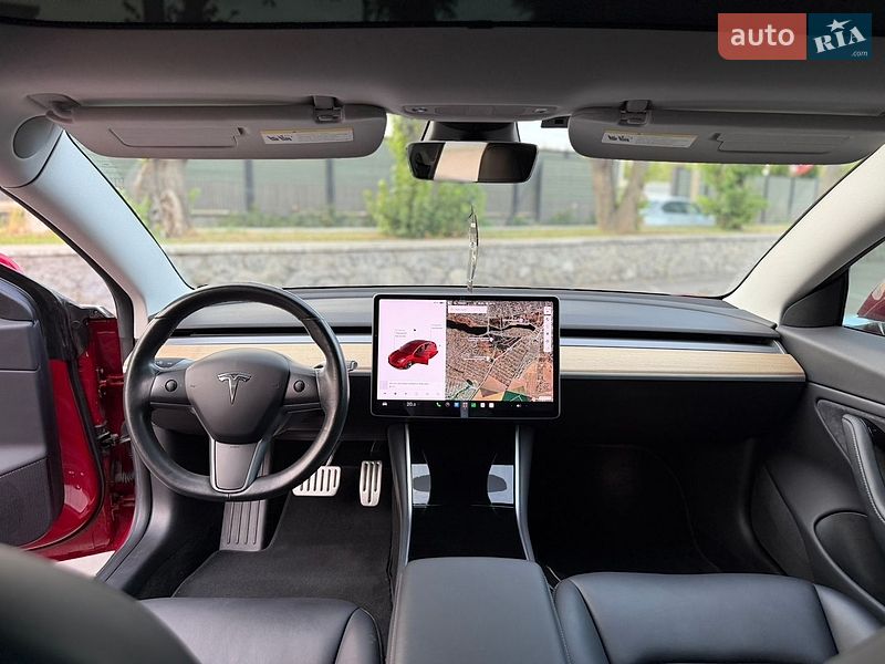 Седан Tesla Model 3 2018 в Виннице