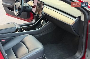 Седан Tesla Model 3 2018 в Виннице