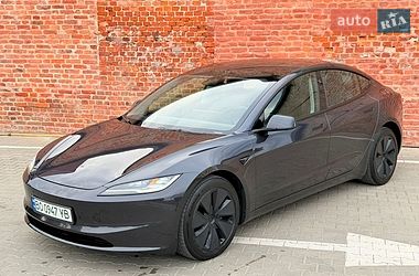 Седан Tesla Model 3 2024 в Тернополе