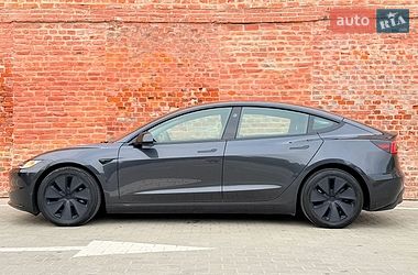 Седан Tesla Model 3 2024 в Тернополе