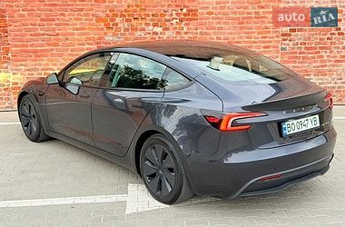 Седан Tesla Model 3 2024 в Тернополе