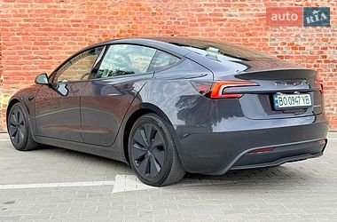 Седан Tesla Model 3 2024 в Тернополе