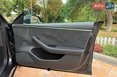 Седан Tesla Model 3 2024 в Тернополе