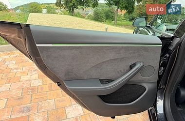 Седан Tesla Model 3 2024 в Тернополе