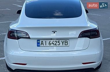 Седан Tesla Model 3 2021 в Киеве