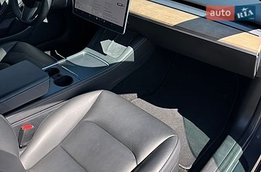 Седан Tesla Model 3 2021 в Києві