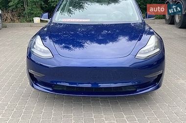 Седан Tesla Model 3 2018 в Львові