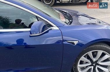 Седан Tesla Model 3 2018 в Львові