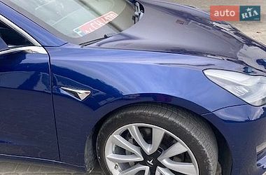 Седан Tesla Model 3 2018 в Львові