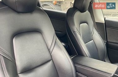Седан Tesla Model 3 2018 в Львові