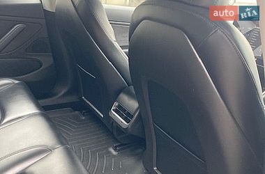 Седан Tesla Model 3 2018 в Львові