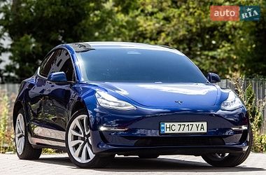 Седан Tesla Model 3 2020 в Львове