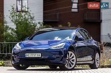Седан Tesla Model 3 2020 в Львове