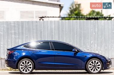 Седан Tesla Model 3 2020 в Львове