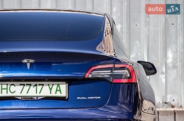 Седан Tesla Model 3 2020 в Львове