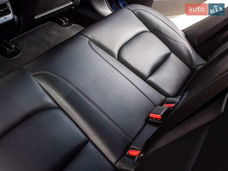 Седан Tesla Model 3 2020 в Львове