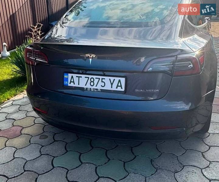 Седан Tesla Model 3 2018 в Коломые