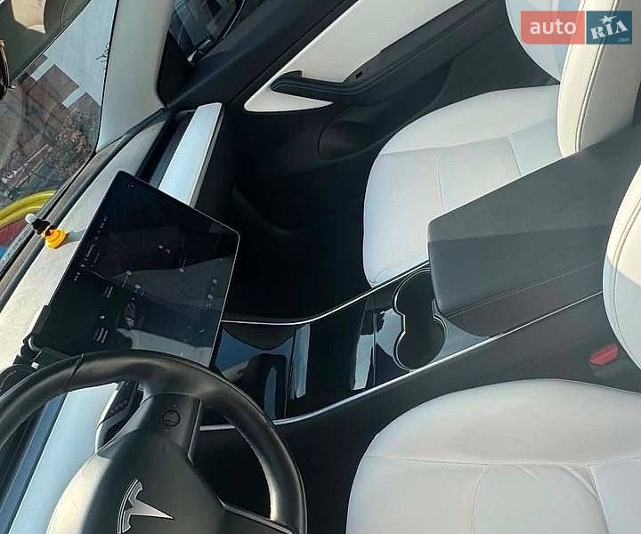 Седан Tesla Model 3 2018 в Коломые