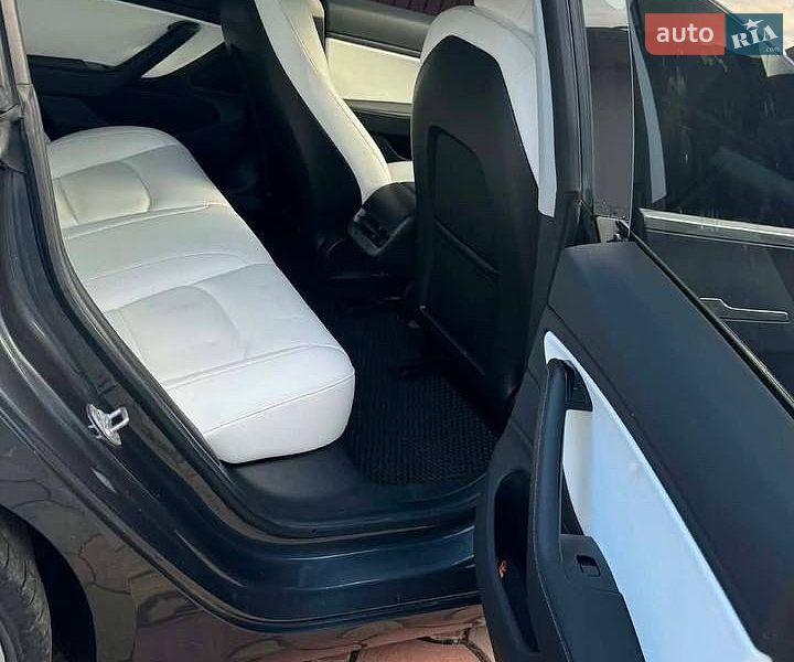 Седан Tesla Model 3 2018 в Коломые