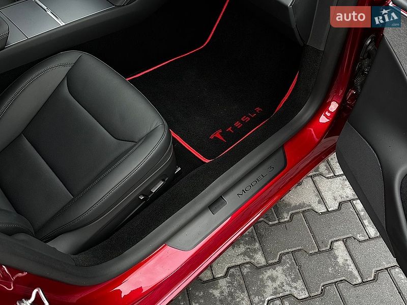 Седан Tesla Model 3 2026 в Чернівцях фото 16 Седан Tesla Model 3 2026 в Чернівцях