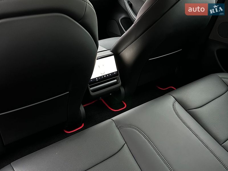 Седан Tesla Model 3 2026 в Чернівцях фото 18 Седан Tesla Model 3 2026 в Чернівцях