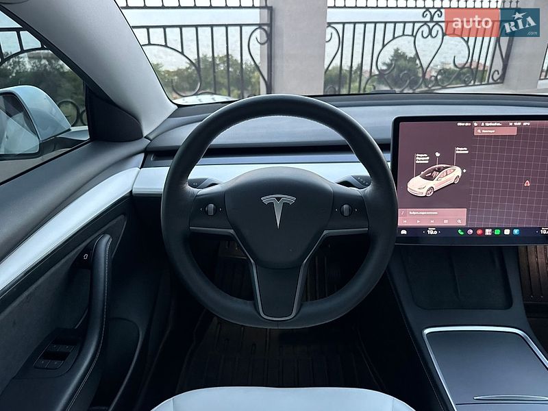 Седан Tesla Model 3 2021 в Одесі