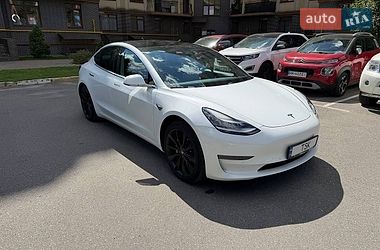 Седан Tesla Model 3 2020 в Киеве