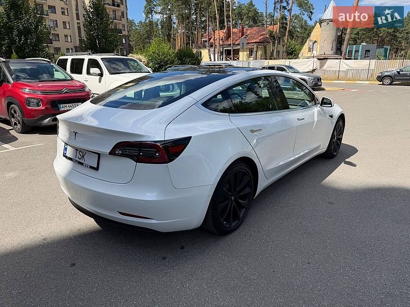 Седан Tesla Model 3 2020 в Киеве