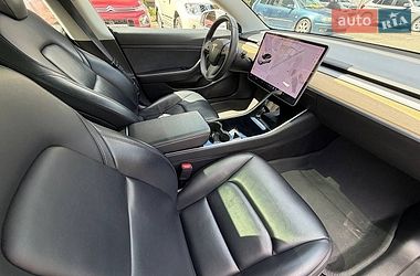 Седан Tesla Model 3 2020 в Киеве