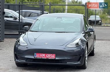Седан Tesla Model 3 2022 в Львове