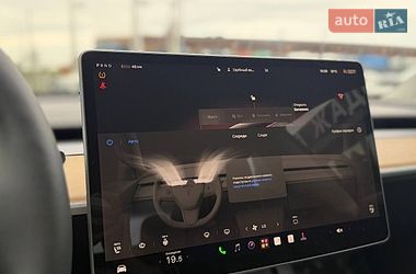 Седан Tesla Model 3 2022 в Львове