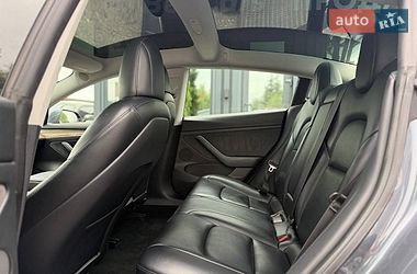 Седан Tesla Model 3 2022 в Львове