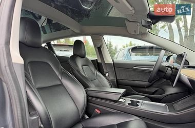 Седан Tesla Model 3 2022 в Львове