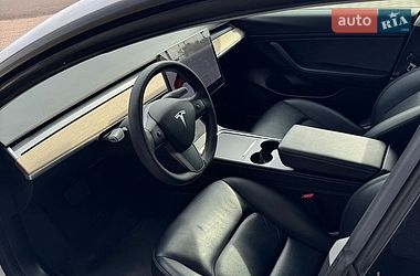 Седан Tesla Model 3 2021 в Києві