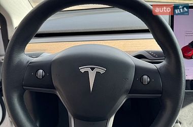 Седан Tesla Model 3 2021 в Києві