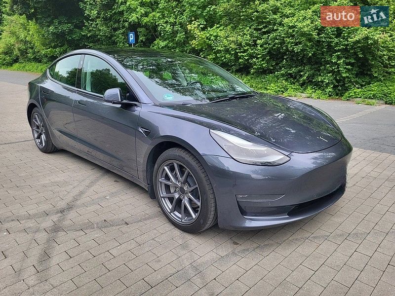 Tesla Model 3 2021